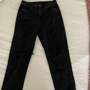 American Eagle High-Waisted Mom Jeans Size 4